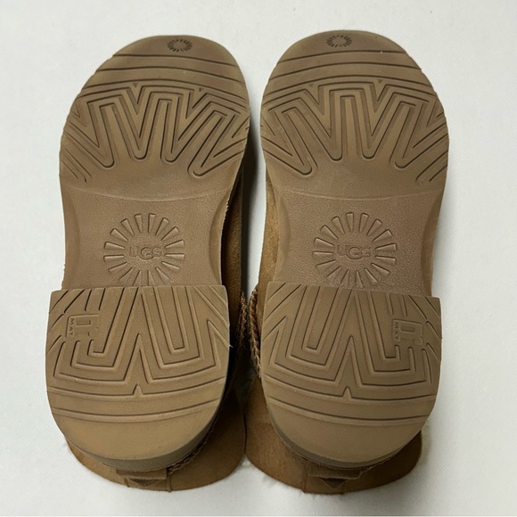 UGG McKay Bootie - Picture 10 of 10